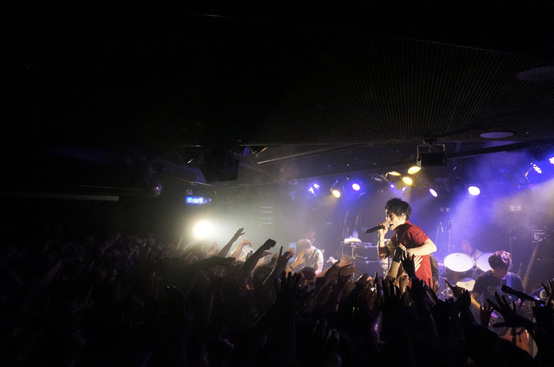 UVERworld、渋谷eggmanライブで8枚目のアルバムリリースを発表！新曲も披露サムネイル画像