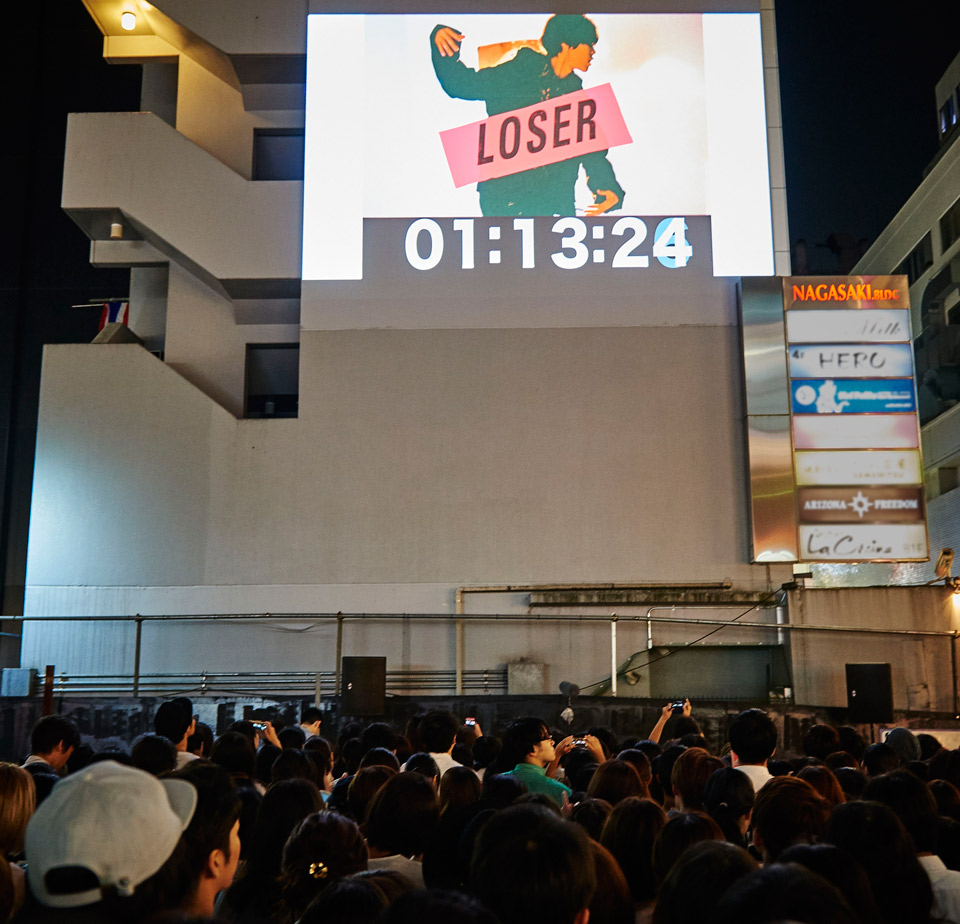 米津玄師が渋谷をジャック！ゲリラ的イベントにもファンが集結。「最高でした！」「涙出た」サムネイル画像