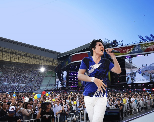 福山雅治25周年｢福山☆夏の大創業祭 2015 ｣開幕!大阪・ヤンマースタジアム長居2DAYS10万人が熱狂