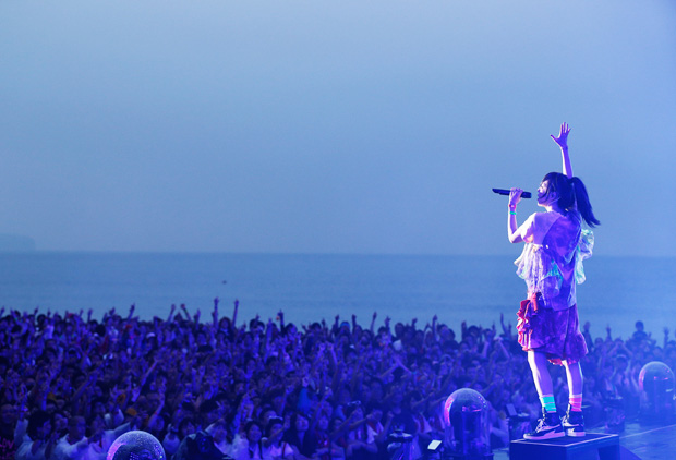 3万6千人が酔いしれた夏の祭典、aiko、3年ぶりのフリーライブ「Love Like Aloha vol.5」サムネイル画像