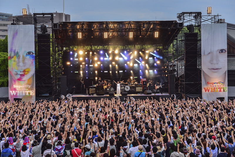 Superfly 5thアルバム『WHITE』リリース記念、初の大阪Free Liveに、約1万5千人が集結サムネイル画像