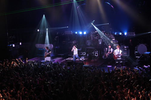 UVERworld「LIVE HOUSE TOUR 2013」スタートサムネイル画像