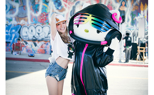 浜崎あゆみ　新曲ミュージック・ビデオでDJ Hello Kittyと初共演サムネイル画像