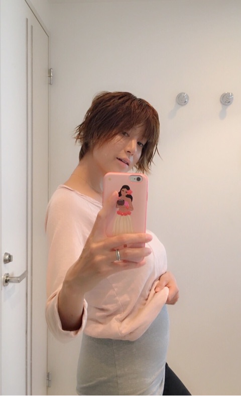 40歳で第3子出産のhitomi、産後2カ月の体重公開。「ホント、ゆっくりと」サムネイル画像!