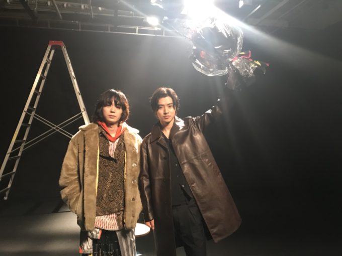 菅田将暉ニューシングルのミュージック・ビデオに、山﨑賢人がスペシャルゲストとして出演