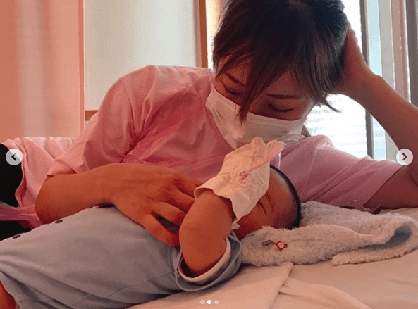 愛川ゆず季、息子がRSウイルスに感染し入院「苦しそうで号泣」