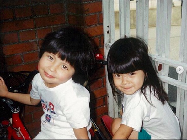 「双子ちゃんのよう」ベッキー、幼いころの姉妹2ショットを公開し反響「可愛いすぎ姉妹」サムネイル画像!