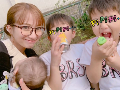 辻希美、家族集合のお花見ショット公開「あったかくて気持ち〜」