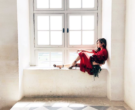 紗栄子、“妖艶”ドレスショット公開で「うっとり」「セクシーすぎる」の声サムネイル画像!