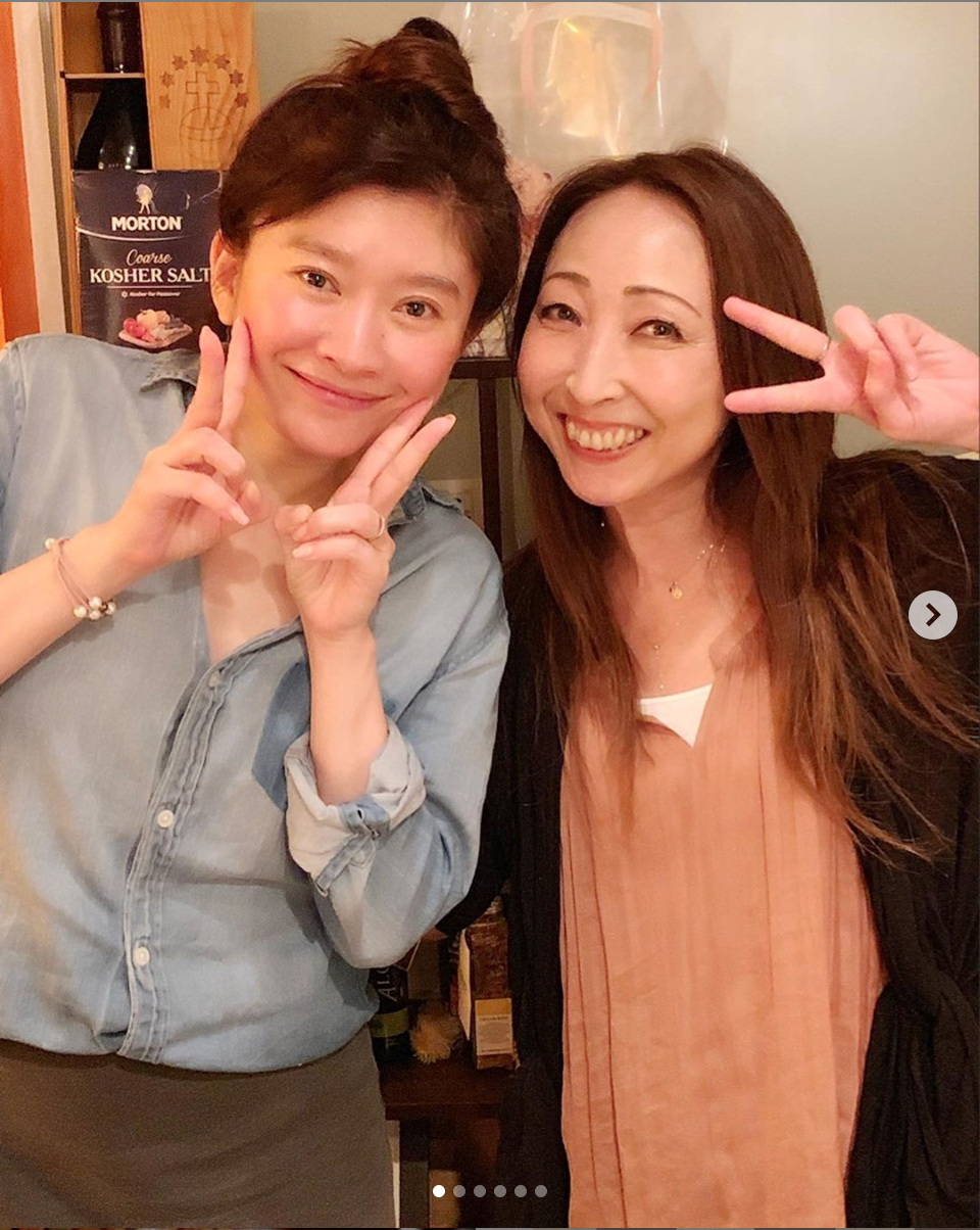 TRF・CHIHARU、篠原涼子との“小室ファミリー”2ショット公開で反響「お2人とも、綺麗」「嬉しそう」