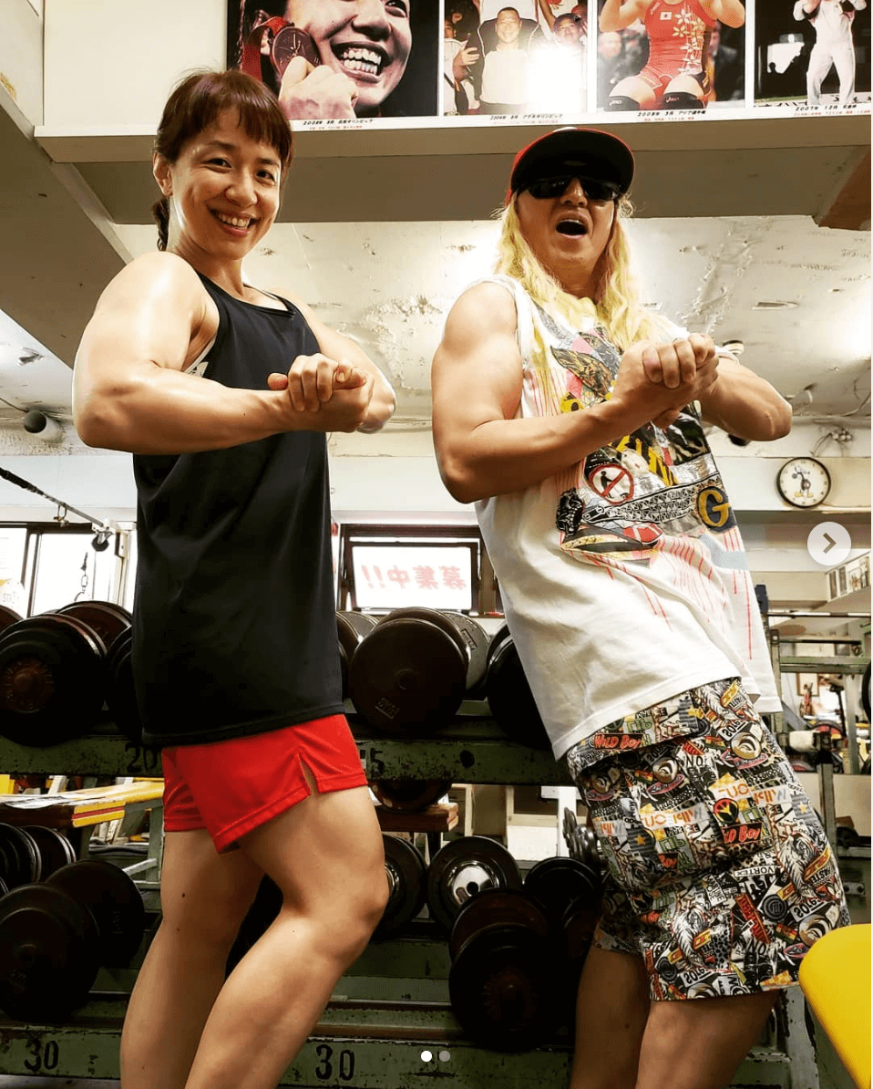 DJ KOO、浜口京子との筋肉2ショット公開に驚きの声「ムキムキですね」「筋肉すげぇ」