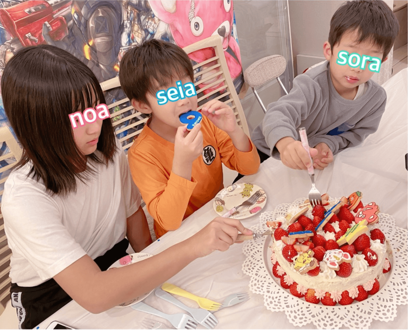 辻希美 手作り キャラ誕生日ケーキ を持つ杉浦太陽と長男の写真公開