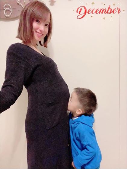 鈴木亜美、妊娠8ヶ月の“ふっくらお腹”ショットを公開＆体調の変化も報告「気持ちと体が常に…」サムネイル画像!