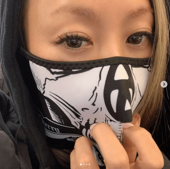倖田來未、“マスク代わり”のドクロフェイスSHOTに「肌綺麗」「カッコイイ」の声サムネイル画像!