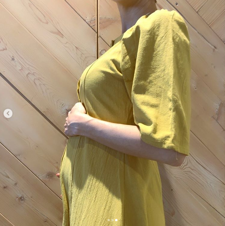 第4子妊娠中のhitomi、現在の体重とふっくらお腹SHOT公開「2キロ以上…」サムネイル画像!