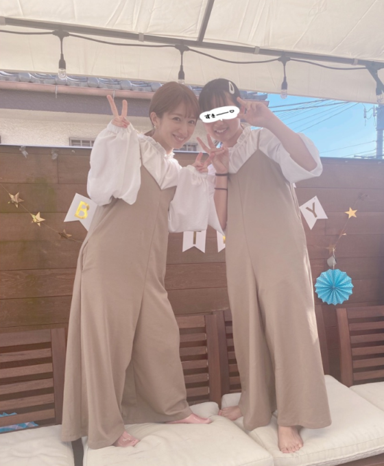 辻希美 長女とのguお揃いコーデ 次男の7歳誕生日を祝う家族6人shotも公開 ニフティニュース