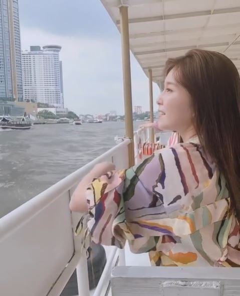「彼氏目線すぎる」AAA宇野実彩子、華やかワンピの“乗船動画”を公開し反響「笑顔が最高」サムネイル画像!