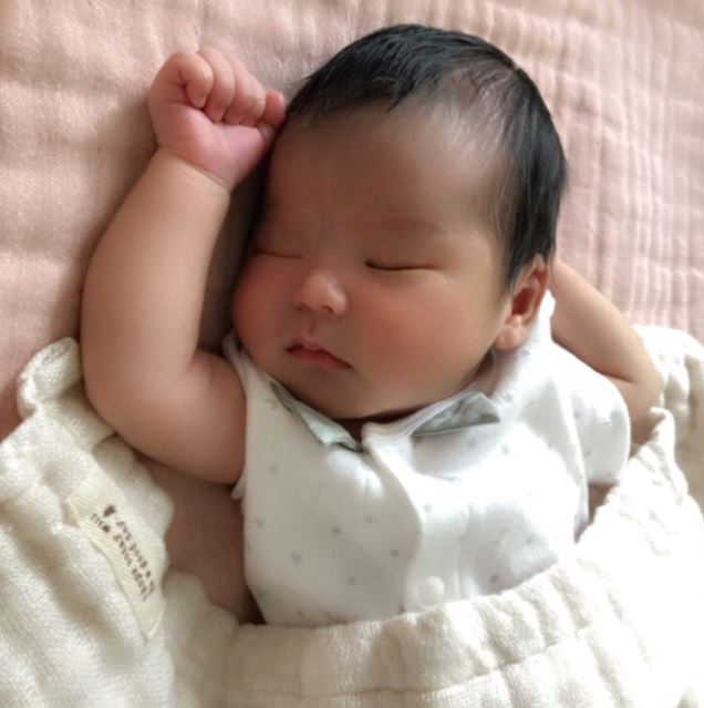 第4子出産のhitomi、マタニティSHOTをまとめて公開＆現状にコメント「赤ちゃんの分だけ…」