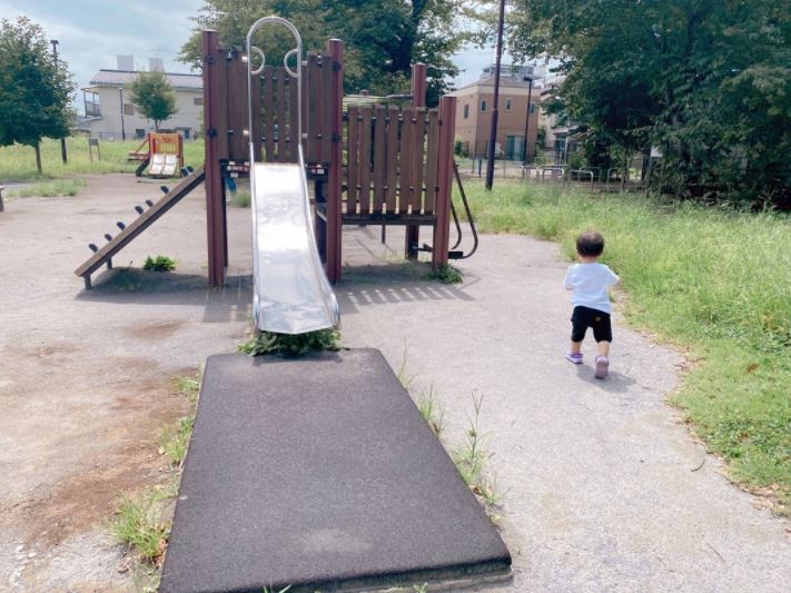 辻希美、一歳八ヶ月の三男が大喜びの“プラレール”SHOT公開「成長を感じました」