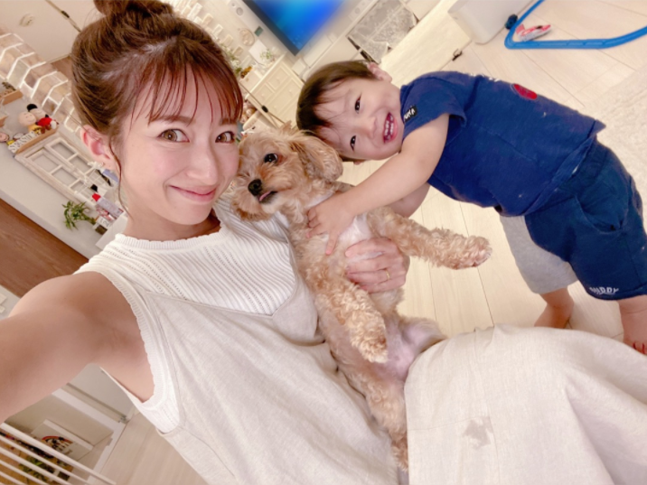 辻希美、三男＆“いい子さん”な愛犬との3SHOT公開「ワクチンを打ちに…」サムネイル画像!